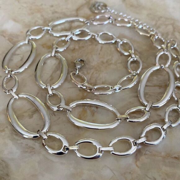 Crown Trifari Oval Link Modernist Silver Tone Necklace - Picture 9 of 9